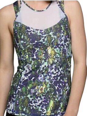 Lululemon Running in the city tank, built in bra size 6